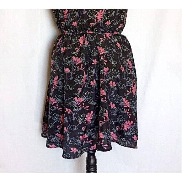 Layered with Love Dress Sz Medium Short Sleeve Floral Garden Bohemian Boho Chic - Picture 4 of 13